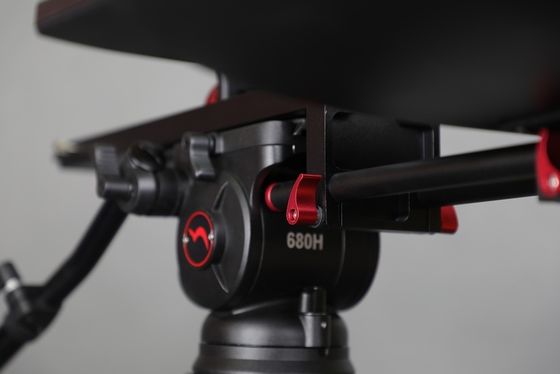 24-дюймовый телепромптер с 300-нитовым монитором яркости и пультом дистанционного управления