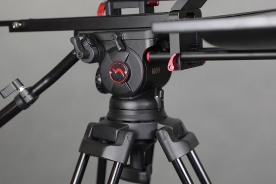 24-дюймовый телепромптер с 300-нитовым монитором яркости и пультом дистанционного управления